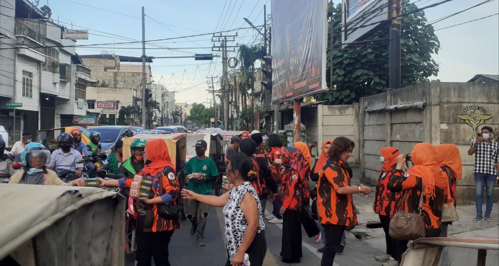 MPC PP Kota Medan Bagikan Ratusan Paket Takjil Gratis di Hari 12