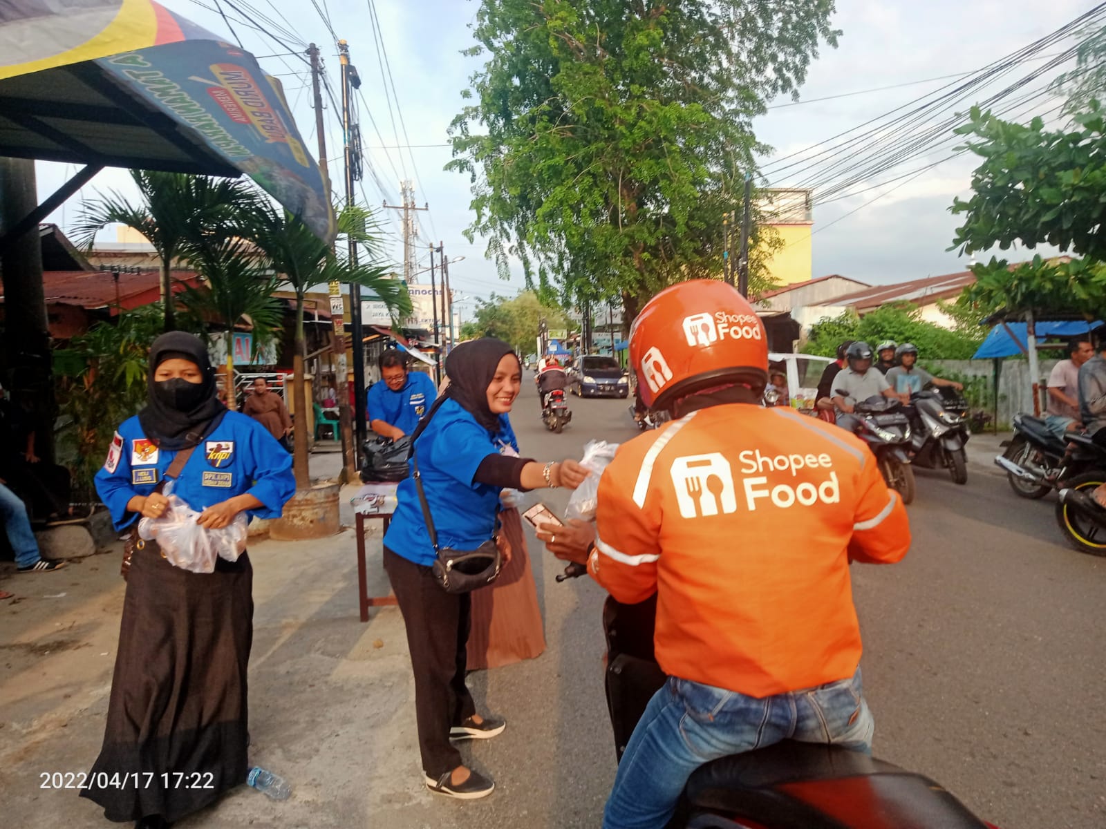 DPK KNPI Medan denai Kembali Bagi Takjil Tahap 4 kepada Masyarakat, Ini Kata Ardiansyah