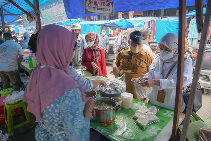 BBPOM DI MEDAN AWASI JAJANAN TAKJIL BUKA PUASA DI KOTA PADANGSIDEMPUAN