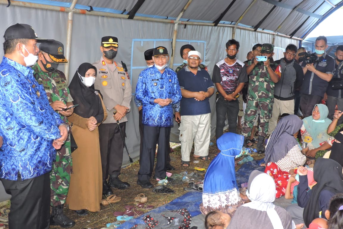 Kapolres Asahan Bersama Forkopimda Berikan Bantuan kepada Korban Kebakaran di Dusun II Desa Sei Apung