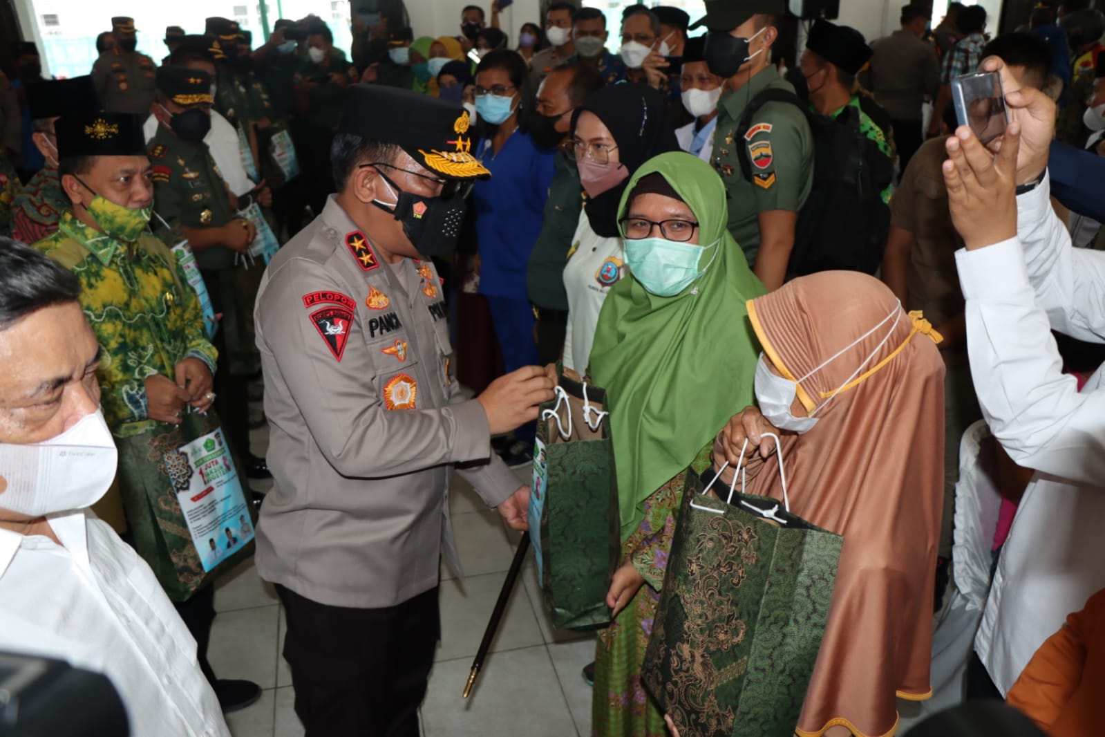 Kapolda Sumut Tinjau Gerakan Sejuta Vaksin Booster di Gedung Balairung Kab Deli Serdang
