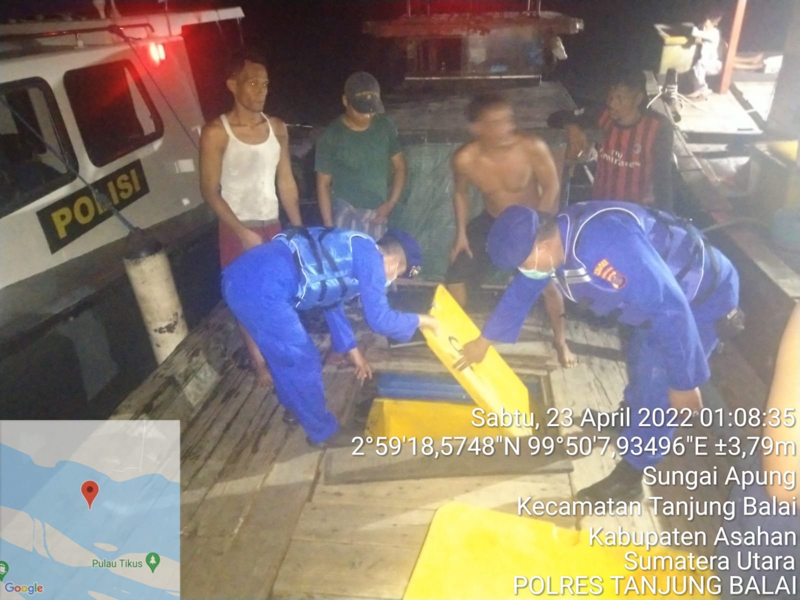 Sat Polairud Polres Tanjung Balai Tahan dan Periksa KM. Arsenal