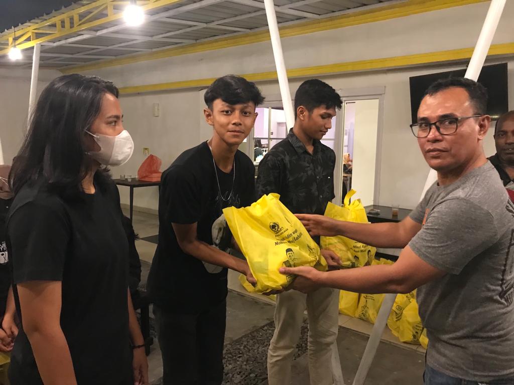 Bukber, Ketua Pengcab Taekwondo Medan Danny Berbagi Dengan Anak Milenial