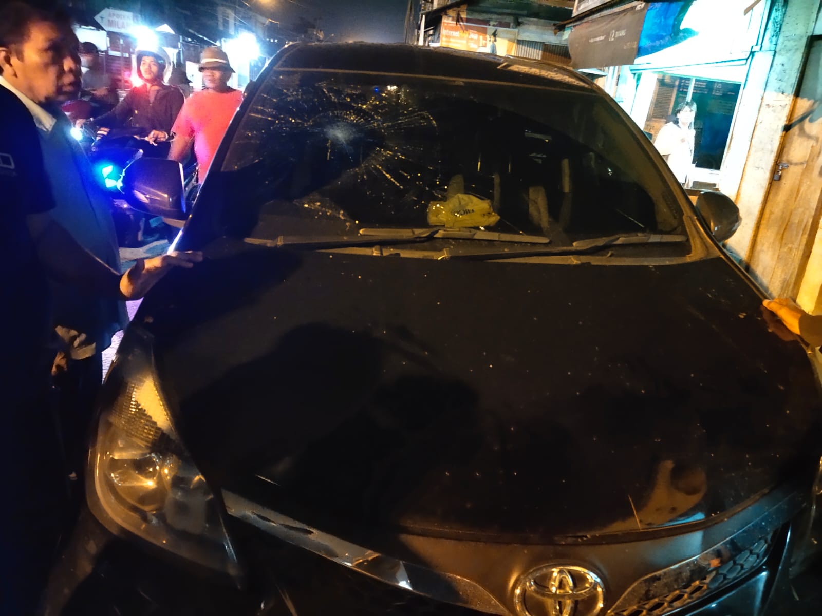 Kaca Mobil Wartawan Dilempar Batu, Diduga Ini Penyebabnya