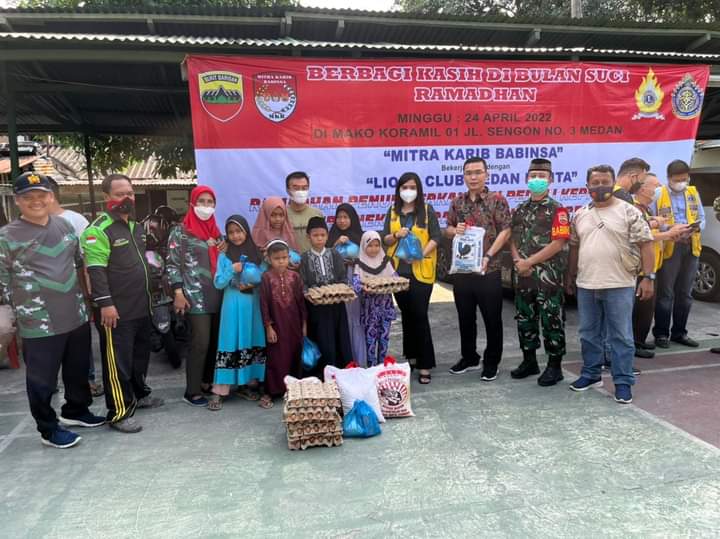 Mitra Babinsa & Lions Club Medan Pelita,Â  Melaksanakan Baksos Dan Bagi Takjil
