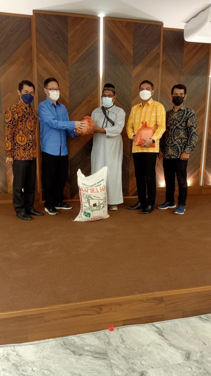 Wujud Syukur, UNPRI Beri Bingkisan Ramadan untuk Anak Yatim