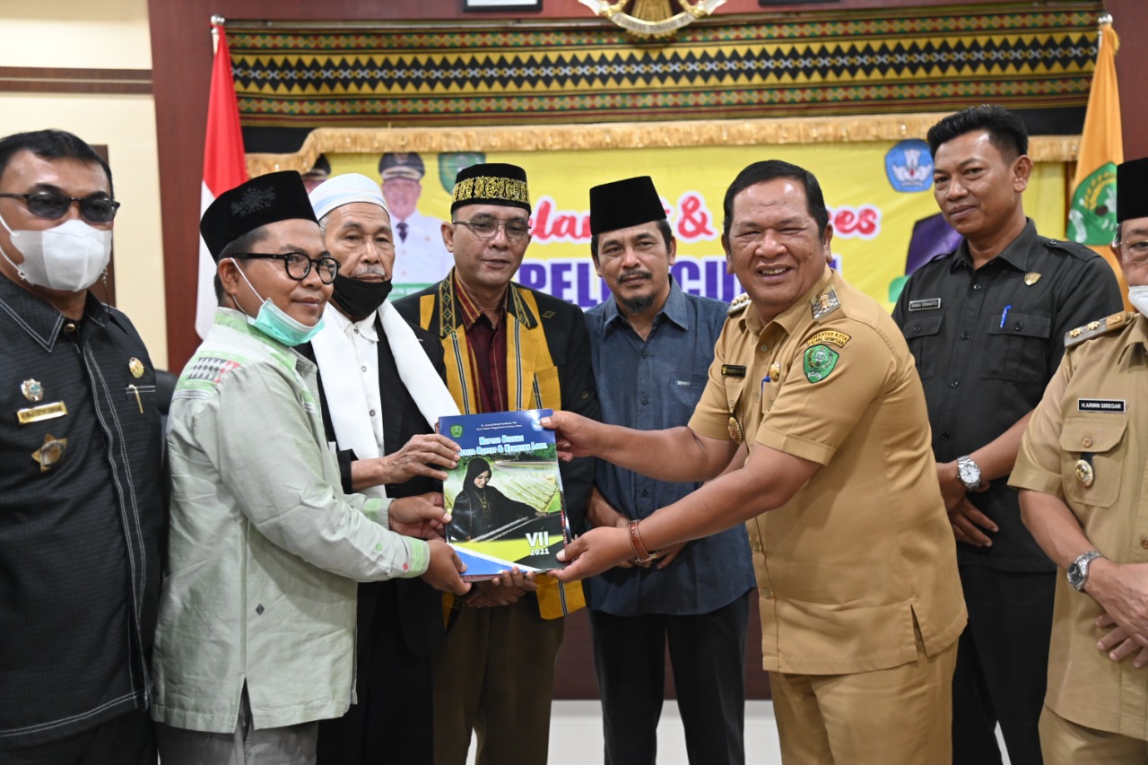 Pemkot Padang Sidempuan launching buku muatan Lokal, Irsan Nasution : Turunan  Visi Misi PSP BERSINAR