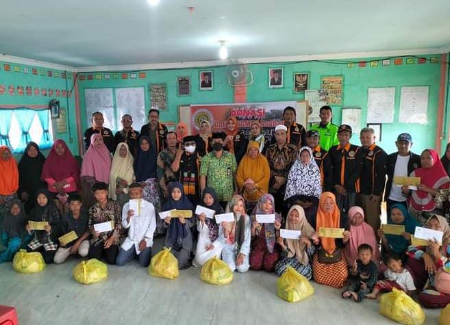 FOKGMAS Asahan Salurkan Bantuan Untuk Anak Didik Madrasah Korban Kebakaran Di Sei Apung Jaya