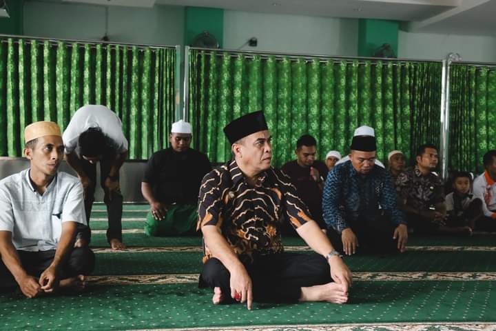 Bupati Madina Mendangarkan Ceramah Kultum Ustad Amin Rangkuti Usung Tema â€˜Doa di Akhir Ramadanâ€™