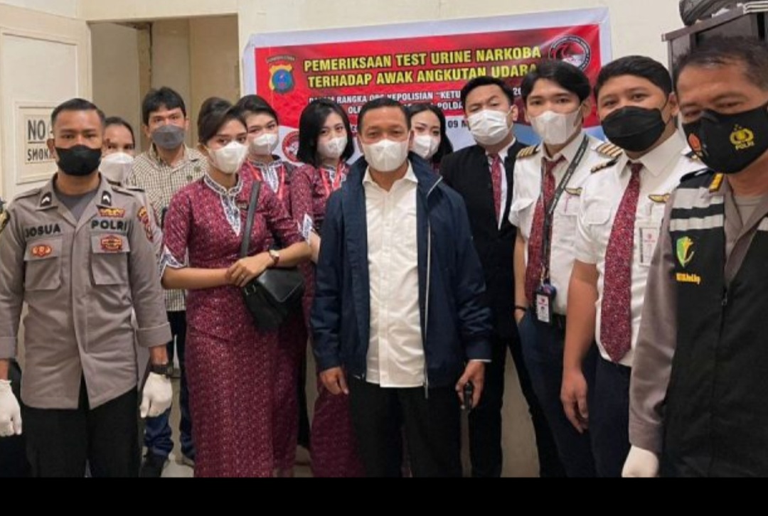 Polda Sumut Test Urine Awak dan Kru Angkutan Darat, Laut, Udara Cegah Human Error Mudik Lebaran