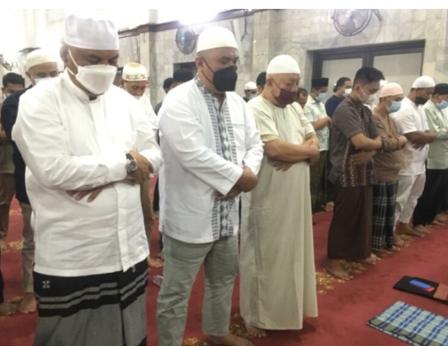 Tarawih Perdana Ramadhan 1443 H di Masjid Agung Medan Membludak