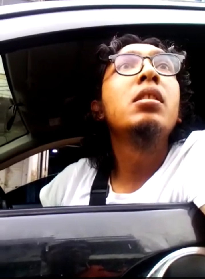 Ini Penampakan Pria Akan Patahkan Leher Bobby Nasution