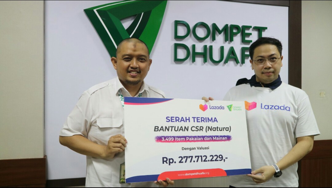 Jelang Lebaran, Lazada Donasikan Pakaian Berkualitas untuk Warga Dhuafa