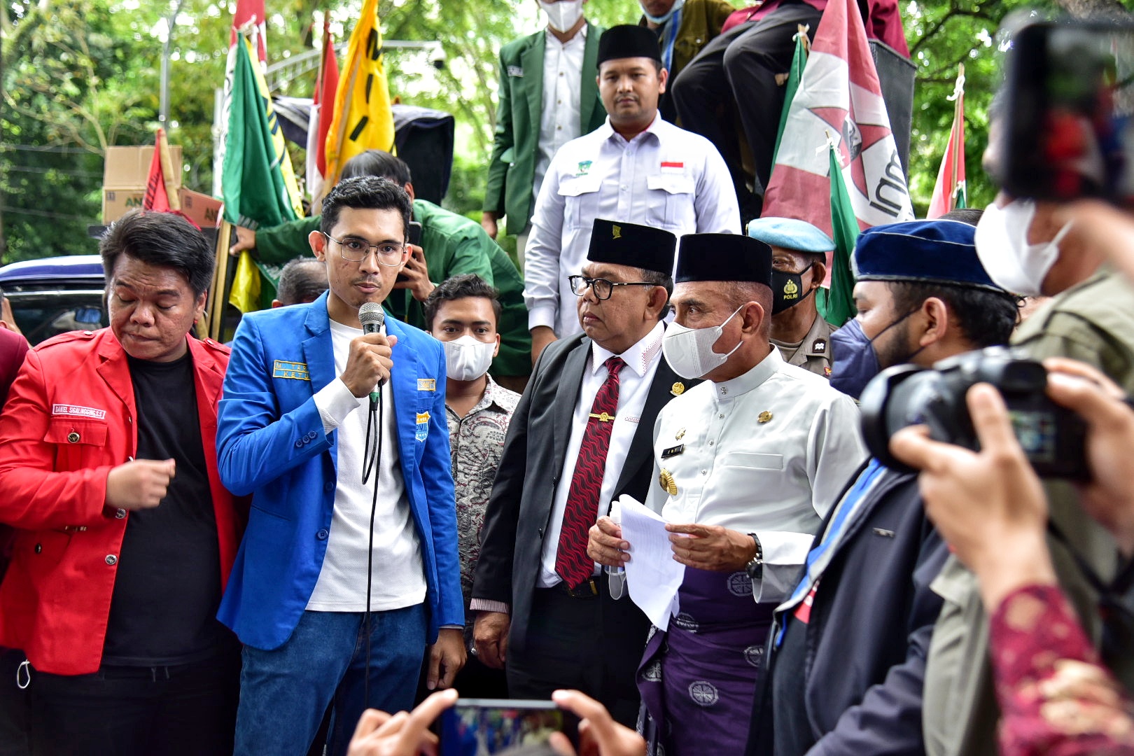 Temui Pendemo di Depan Gedung DPRD Sumut, Gubernur Edy Rahmayadi Siap Mengawal Pesan Aspirasi Mahasiswa