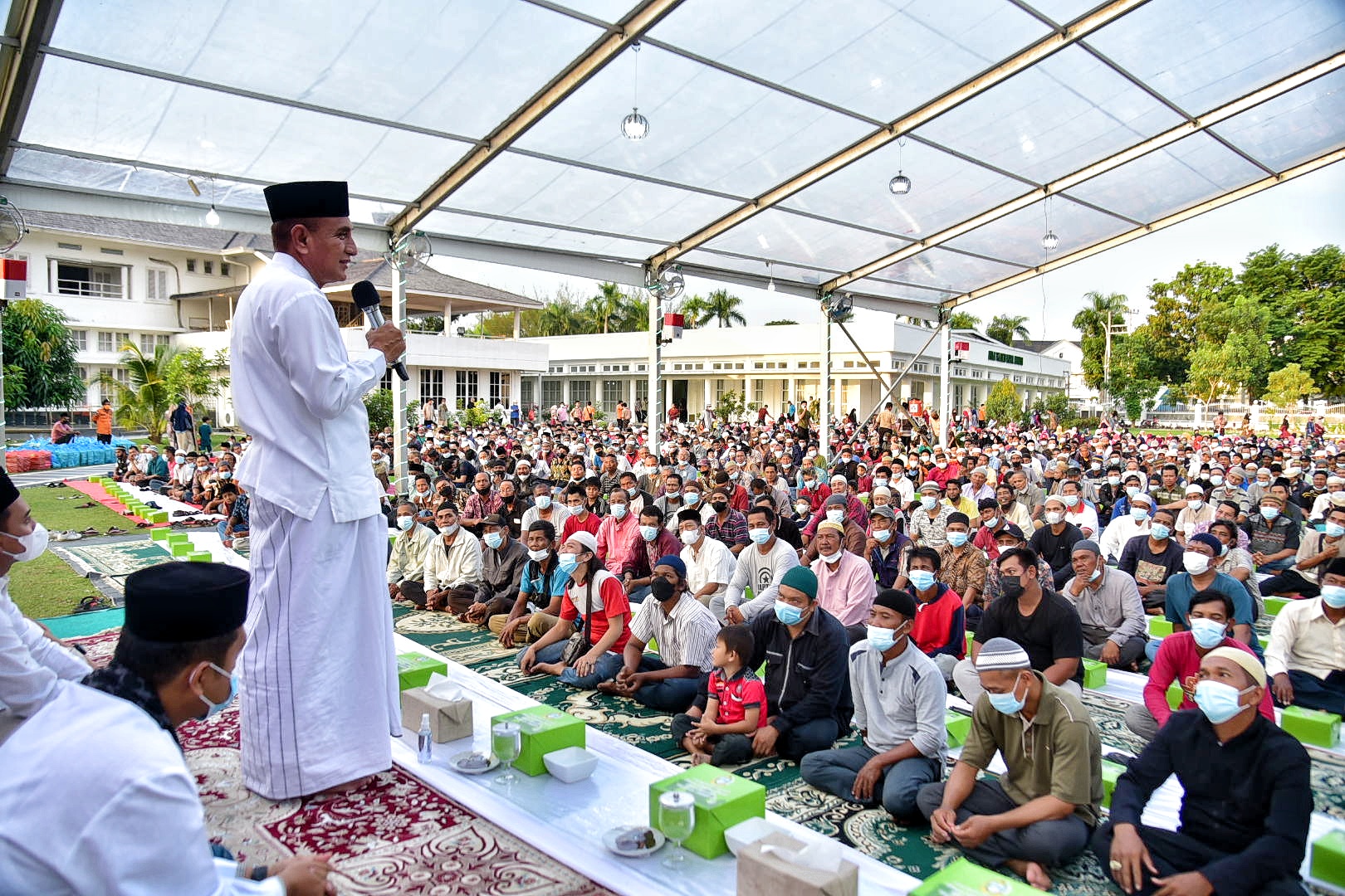 Kembali Buka Puasa Bersama Abang Becak, Edy Rahmayadi Minta Doakan Sebagai  Pemimpin yang Amanah dan Adil
