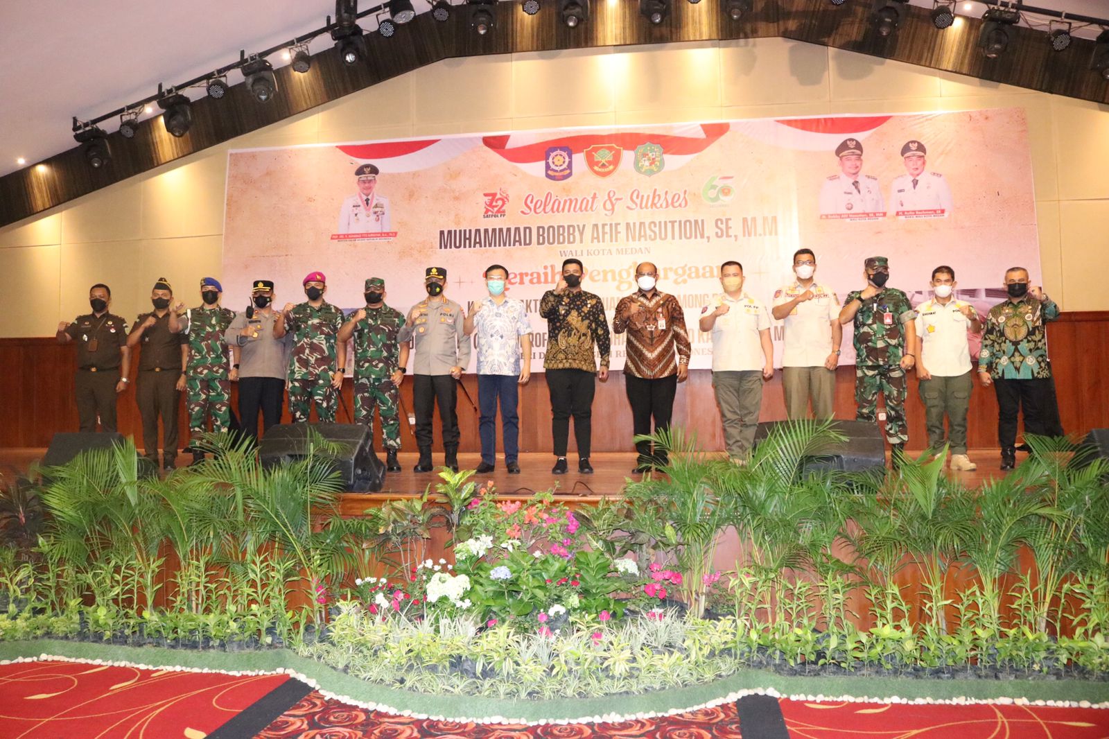 Bobby Nasution Terima Penghargaan Karya Bhakti Peduli Satuan Polisi Pamong Praja dari Mendagri
