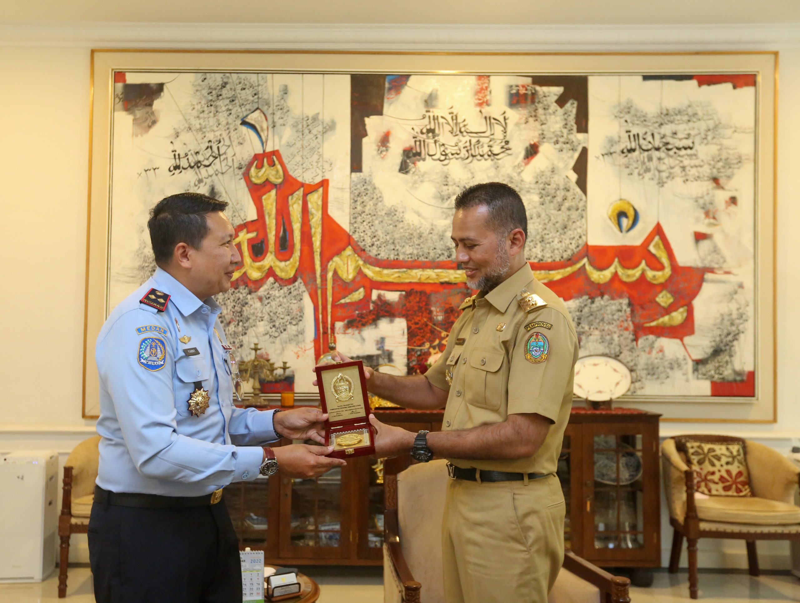 Silaturahmi dengan Kanim Kelas I Khusus Medan,  Musa Rajekshah Minta Sosialisasi M-Paspor Dimasifkan