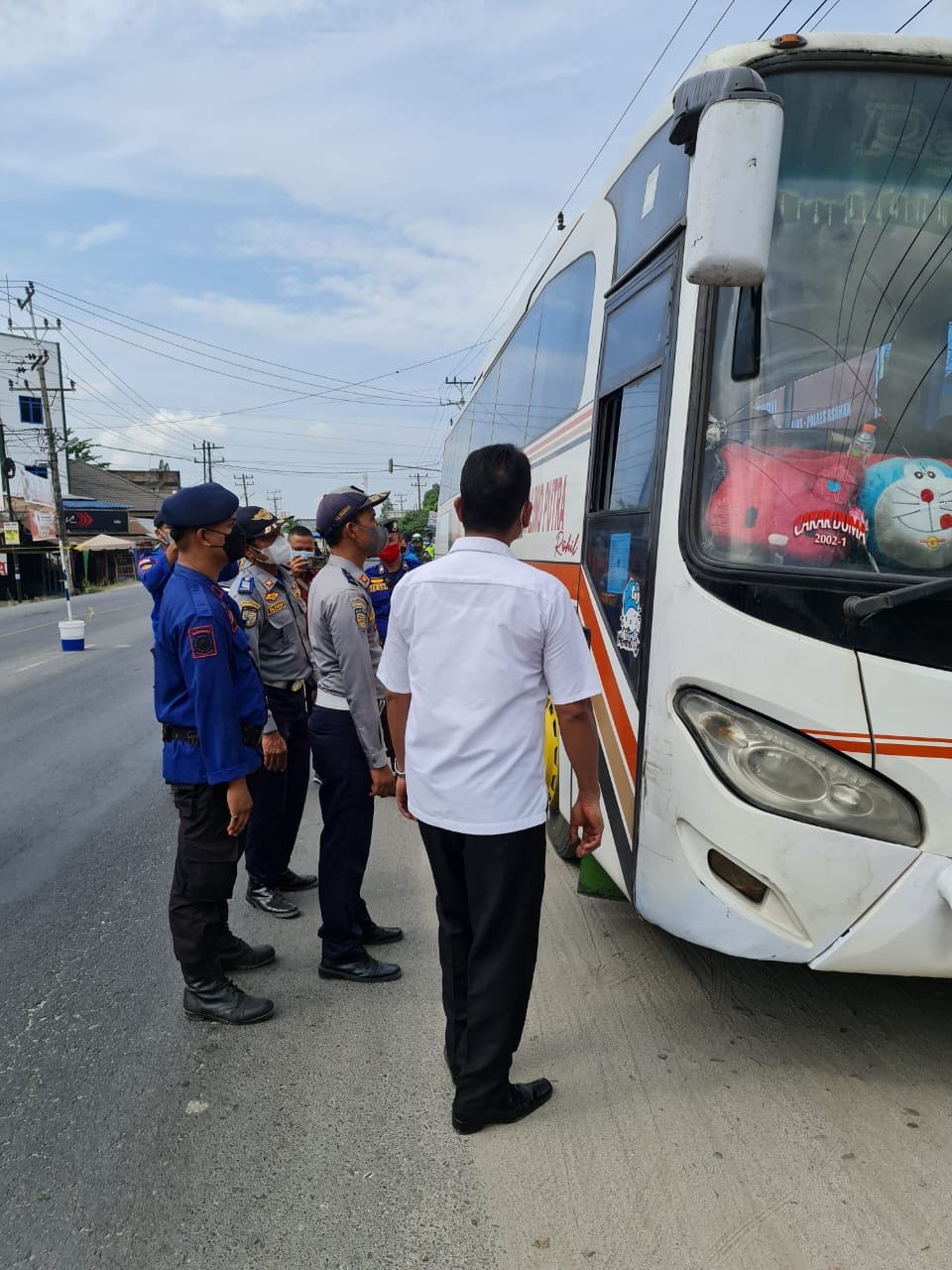 Satres Narkoba Polres Asahan Cek Urine Pengemudi Angkutan Bus