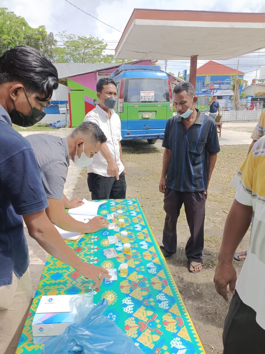 Satres Narkoba Polres Tanjungbalai Lakukan Tes Urine Para Pengemudi Angkutan Umum