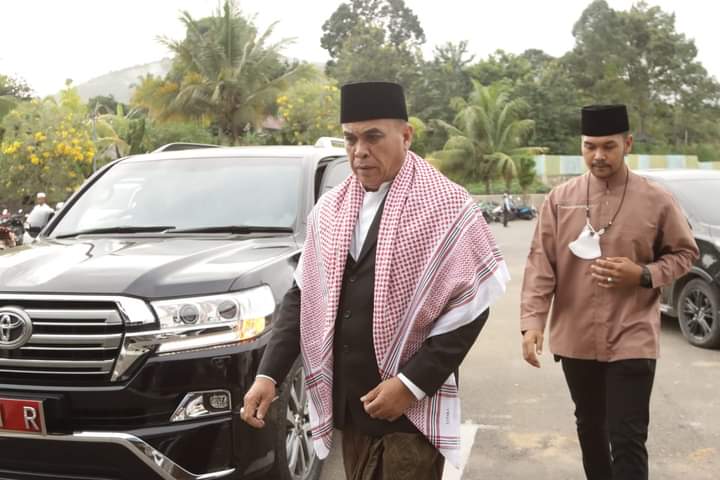 Sholat Idul Fitri di Masjid Agung Nur Ala Nur, Bupati Madina Ajak Masyarakat Saling Memaafkan