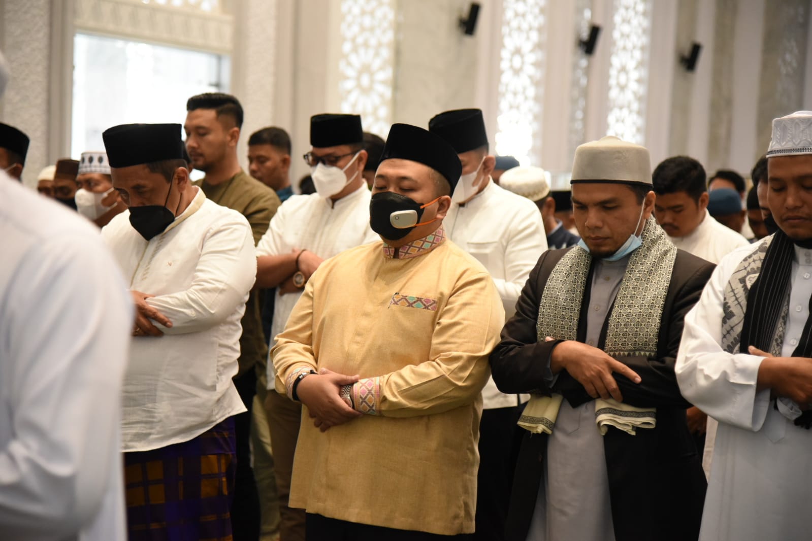 Bupati dan Masyarakat Tapsel Laksanakan Sholat Idul Fitri 1443 H dengan Khidmat