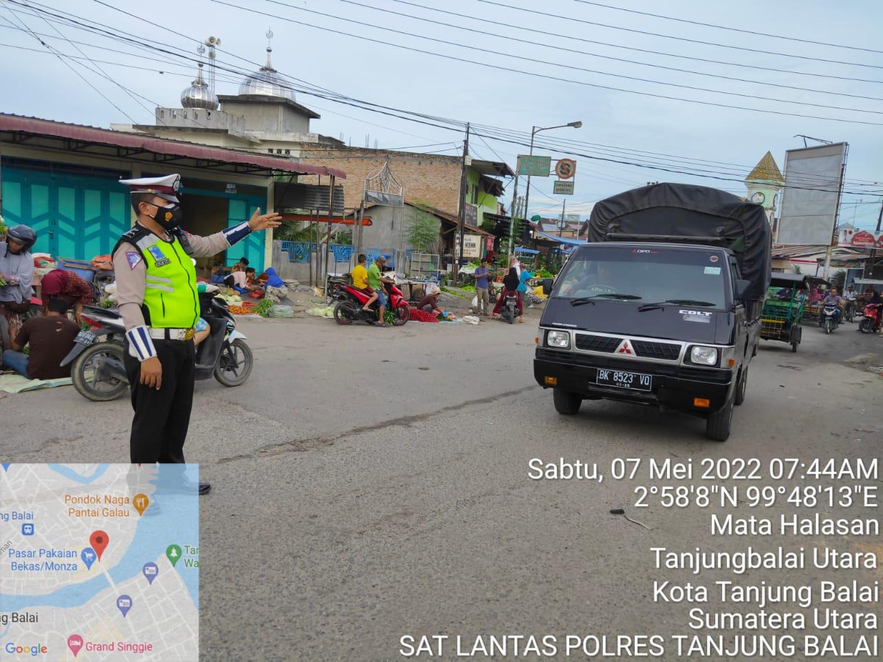 Personil Satlantas Polres Tanjung Balai Cipta Kondisi Kondusif dengan Lakukan Gatur Lalin Padat Pagi