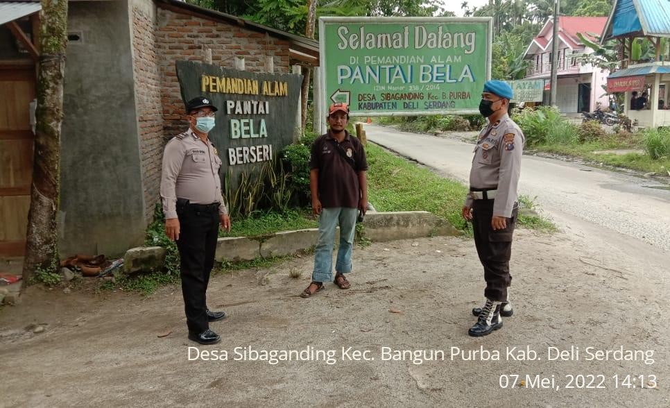 Personil Polsek Bangun Purba,  Patroli Dan Sosialisasikan Prokes Kepada masyarakat di Tempat Wisata