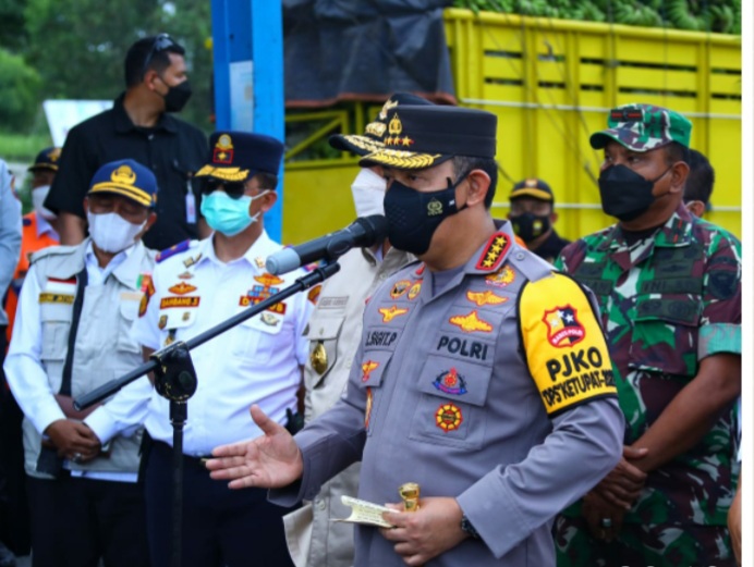 Tinjau Arus Balik di Bakauheni , Kapolri Minta Masyarakat Manfaatkan WFH dan Libur Sekolah