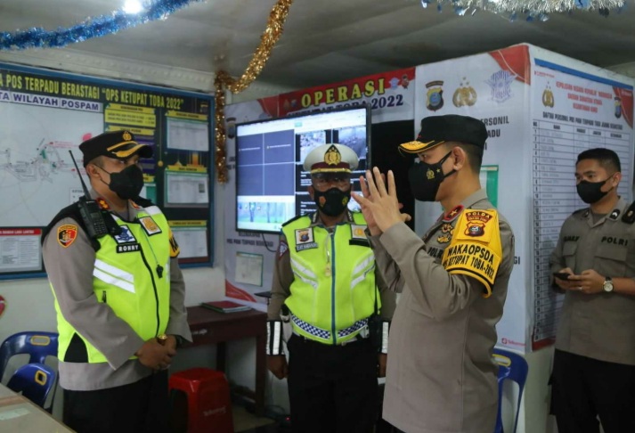Wakapolda Sumut, Tinjau  Sejumlah Pos Pengamanan Operasi Ketupat Toba 2022