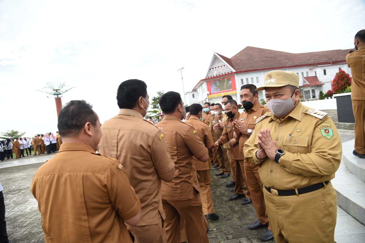Bupati Tapsel Apresiasi Jajarannya yang Optimal Bertugas Selama Libur Lebaran