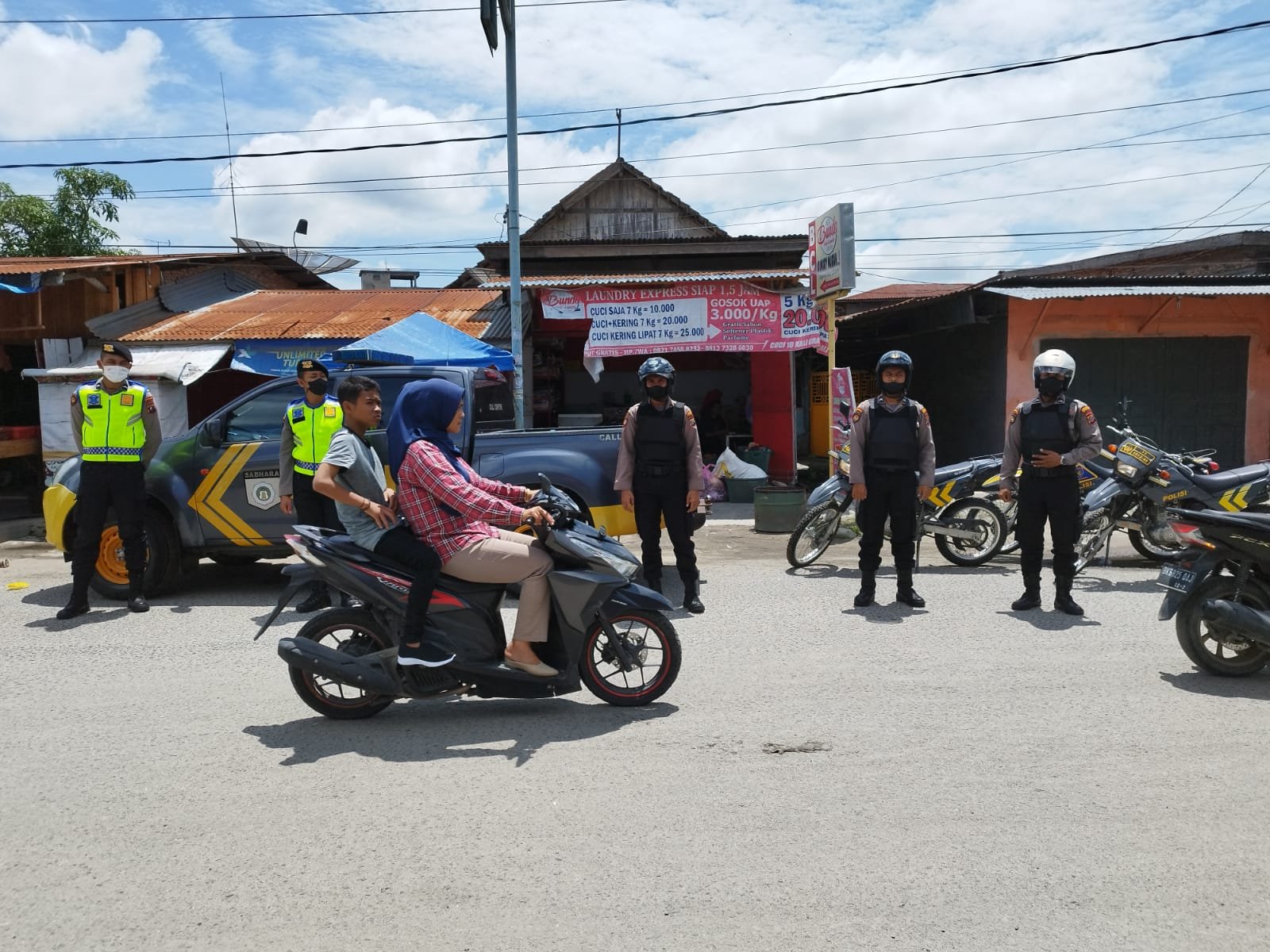 Satsamapta Polres Tanjung Balai Laksanakan Blue Light Patrol