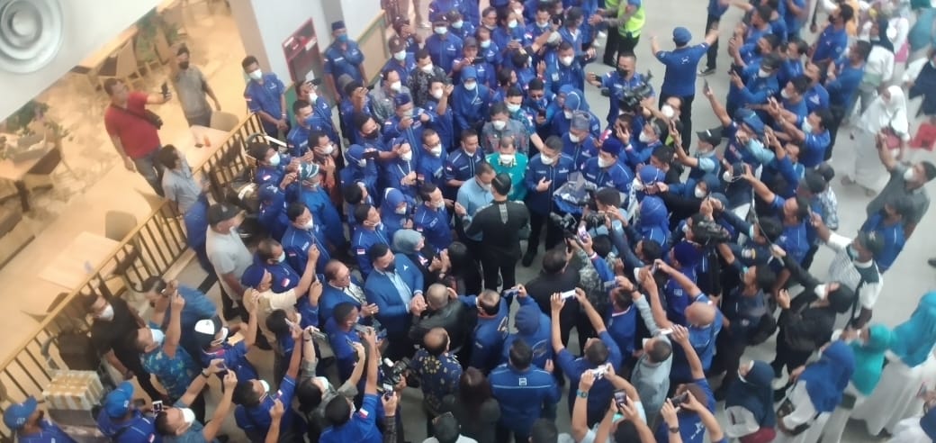 Disambut Adat Melayu, AHY dan Istri Tiba di Sumut, Ini Kata Lokot Nasution