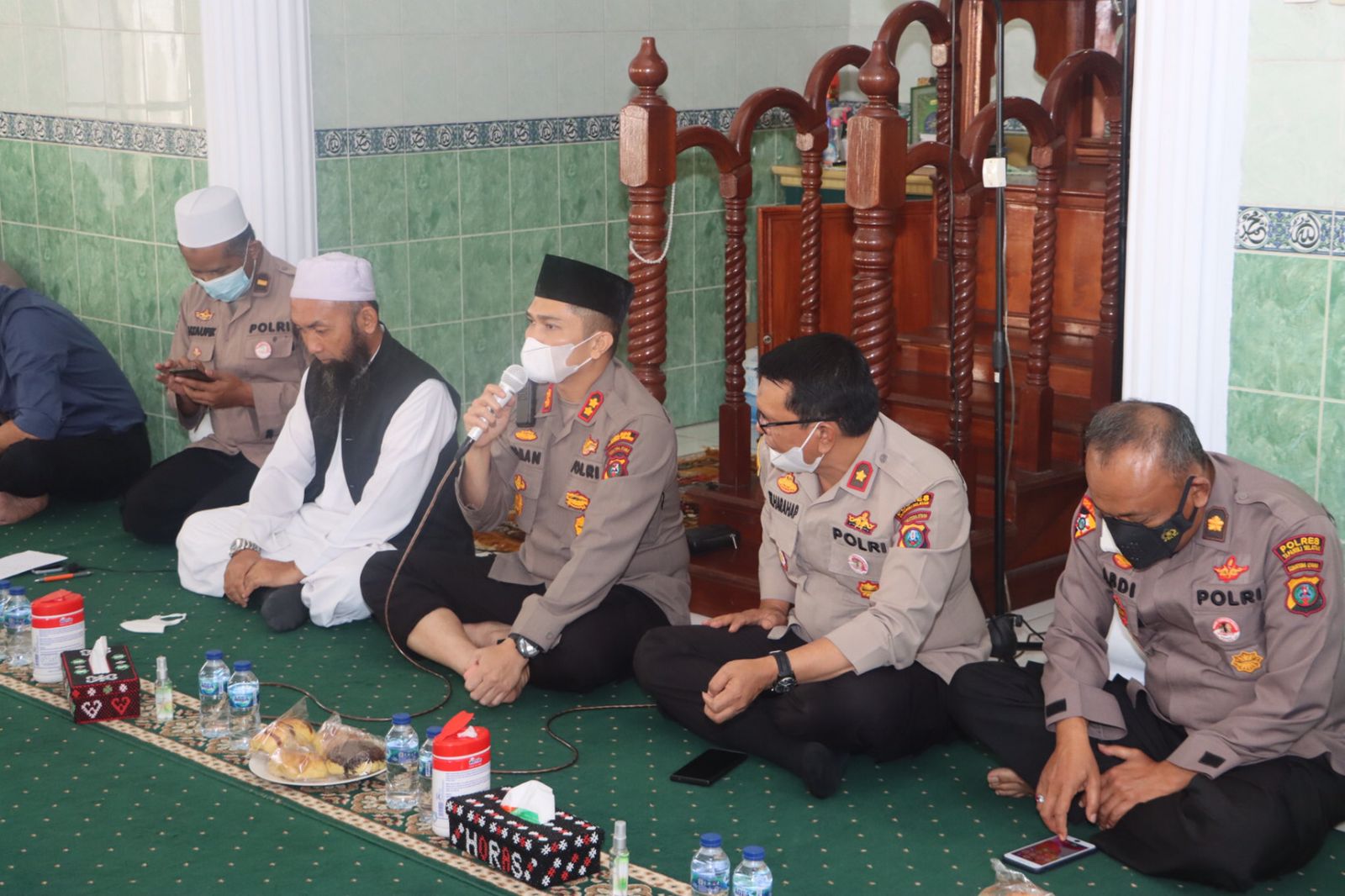 Kapolres dan Jajaran Ikuti Binrohtal di Masjid Bhayangkara Al Muqorrobin Polres Tapsel