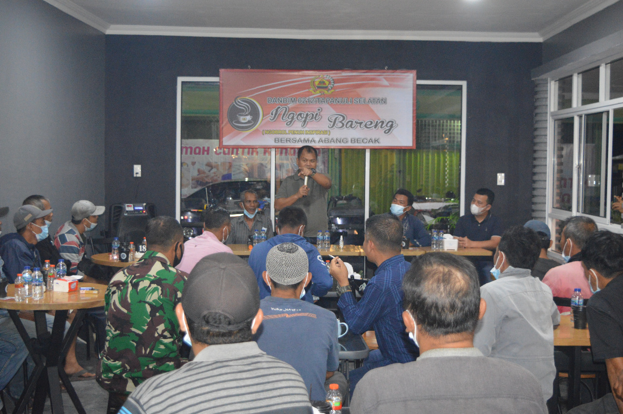 Mantap! Dandim 0212/TS Ngobrol Penuh Inspirasi (Ngopi) Bareng Dengan Abang Becak di Kota Padangsidempuan