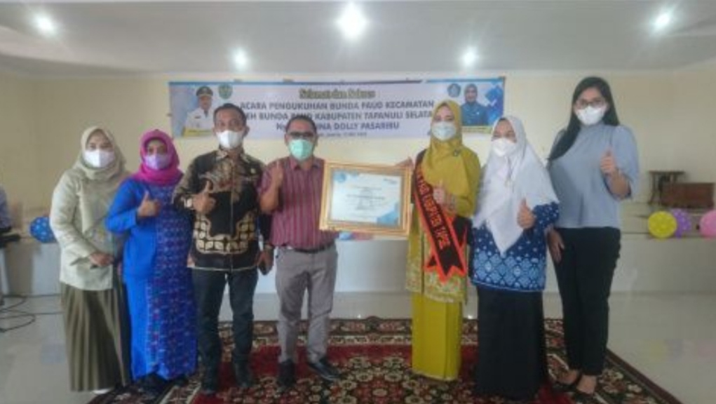 Bunda PAUD Tapsel Terima Penghargaan dari Kepala BPJS Ketenagakerjaan