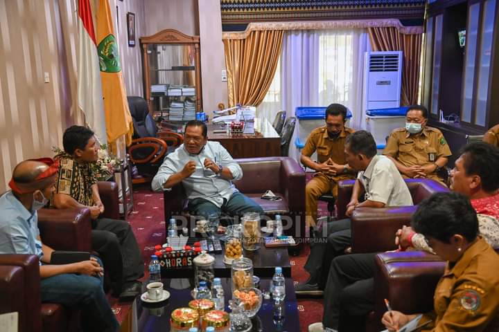 Walikota Irsan Efendi Nasution Terima Audiensi Distan Toba