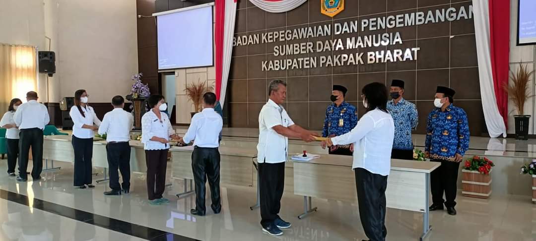 Kepala Sekolah TK,SD,SMP se-Kab Pakpak Bharat Laksanakan SertijabÂ 