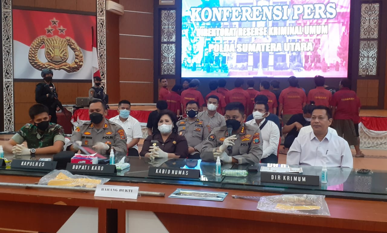 Bentrokan Berdarah di Puncak Siosar 2000 Suka Maju 16  Pekerja PT BUK & 1 Dari Pihak  Masyarakat Ditangkap.