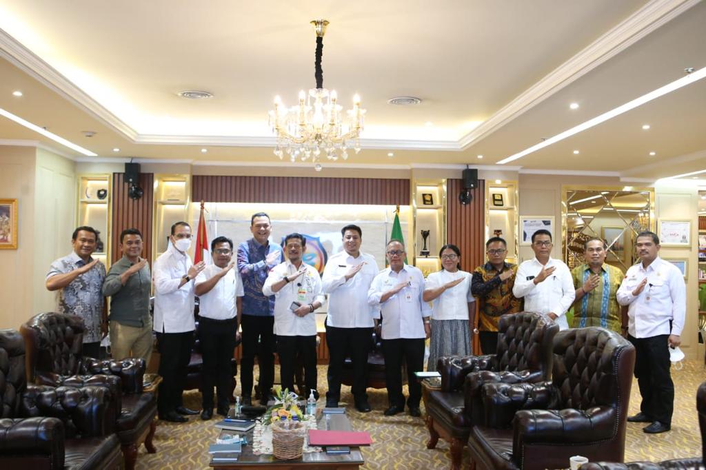 Temui Mentan, Bupati Samosir Minta Dukungan Program Pengembangan Pertanian di Kabupaten Samosir