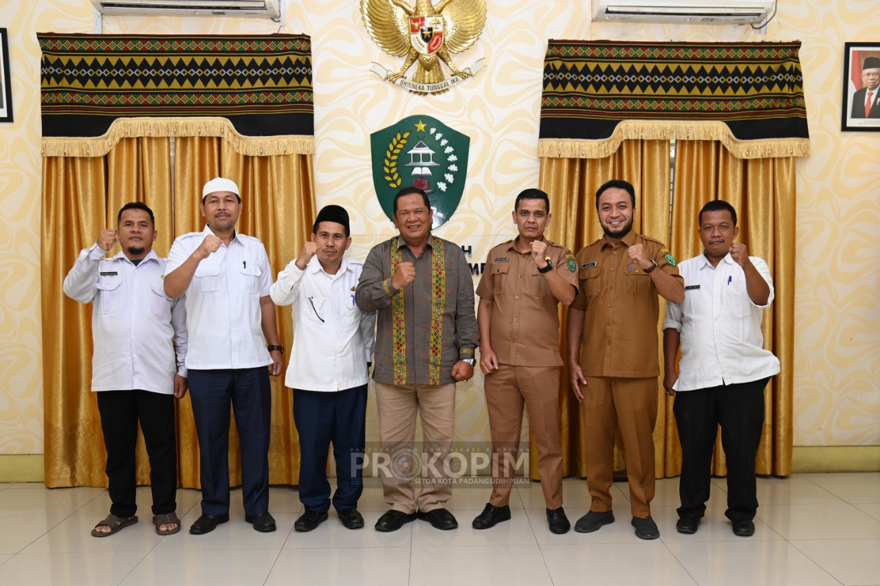 Walikota Irsan Efendi Nasution Terima Silaturrahmi Kakankemenag PSP