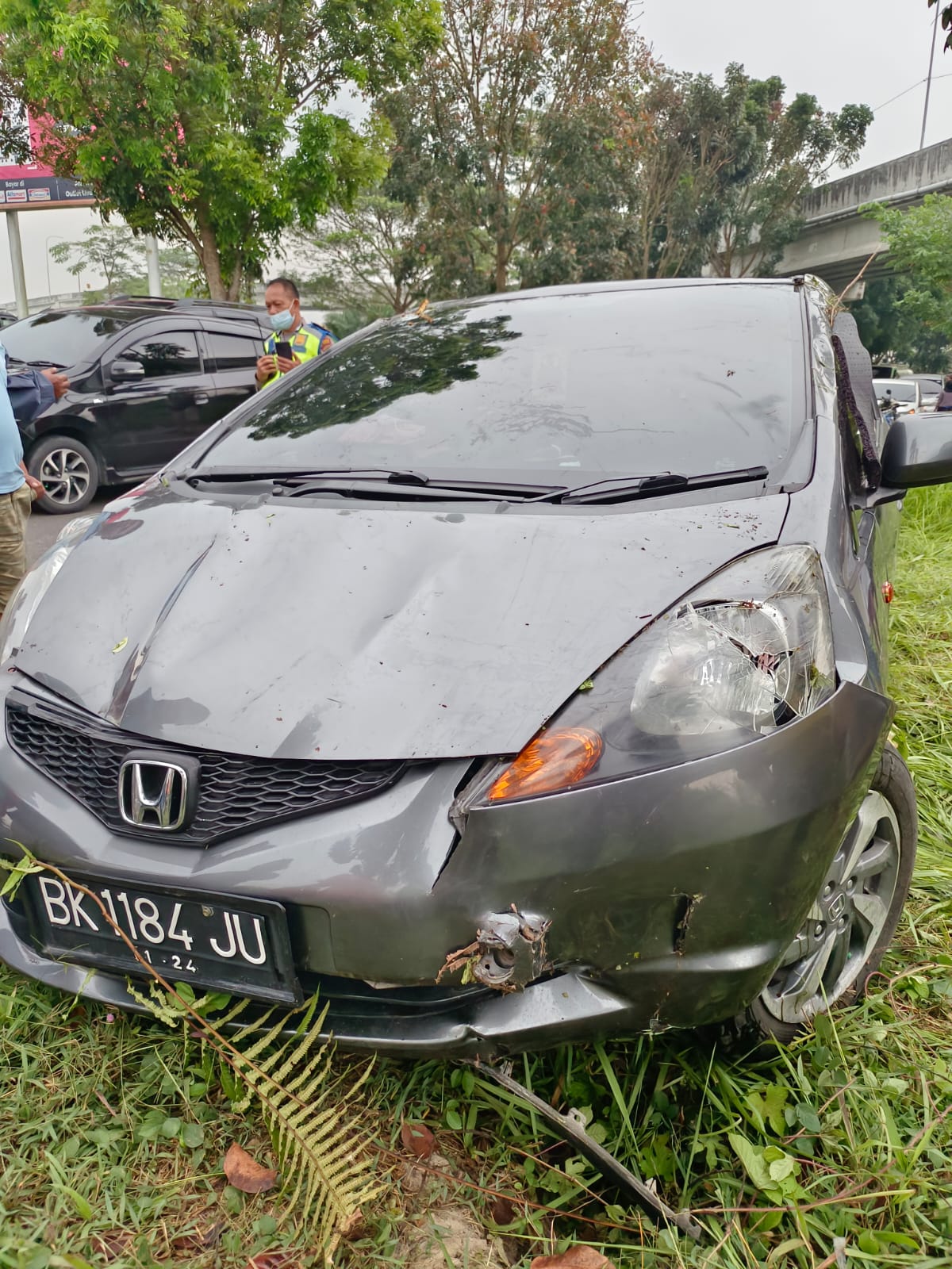Honda Jazz Dikemudikan Amisya Rahma Nyungsep Terbalik, Ini Kronologisnya