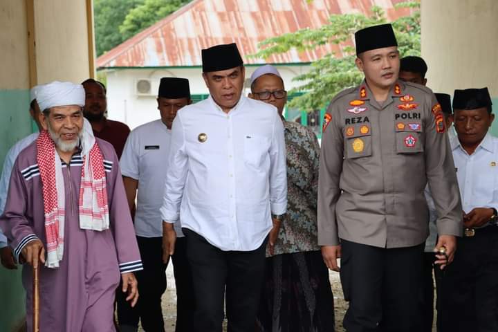 Bupati Madina Bersama Kapolres Hadiri Wisuda Santri/I Angkatan ke 30 Ponpes Darul Ikhlas Dalan Lidang