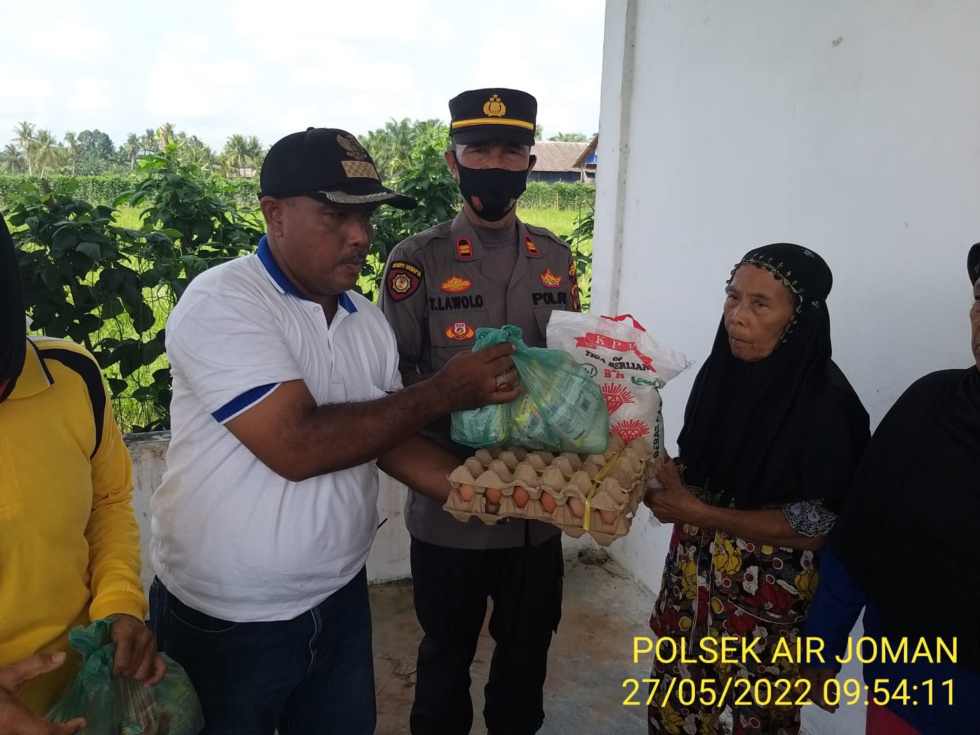 Kapolsek Air Joman Polres Asahan Bersama Forkopimcam Baksos di Desa Banjar