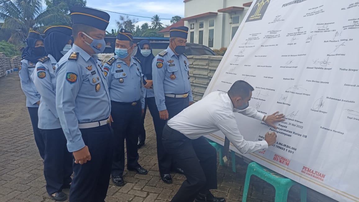 Lapas Kelas IIB Padangsidimpuan Kanwil Kemenkumham Sumut Gelar Apel Komitmen Bersama Deklarasi BPU