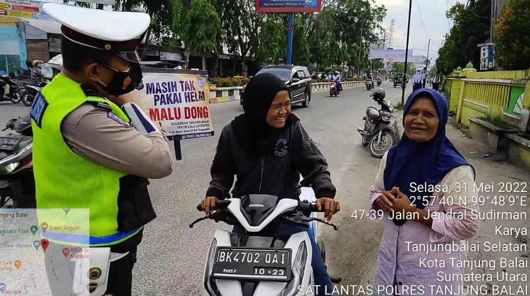 Satlantas Polres Tanjungbalai Terabkan Tertib Berlalu Lintas dan Penggunaan Helm SNI