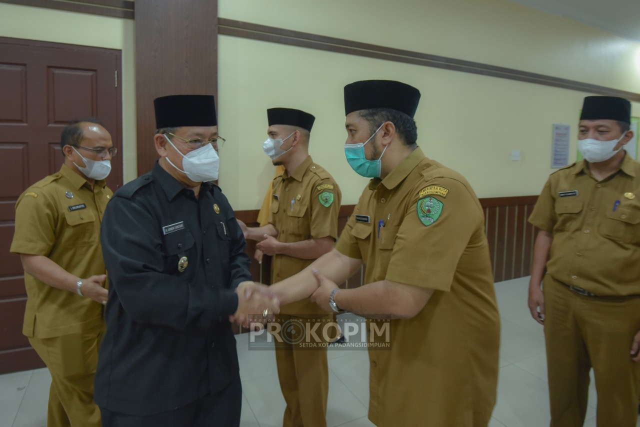 Wakil Walikota Padang Sidempuan Ir. Arwin Siregar melantikÂ 42 pejabat fungsional
