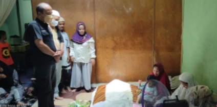 Melayat Kerumah Duka Wartawan, Kasie Humas Polres Asahan  Ucapkan Turut Berduka Cita