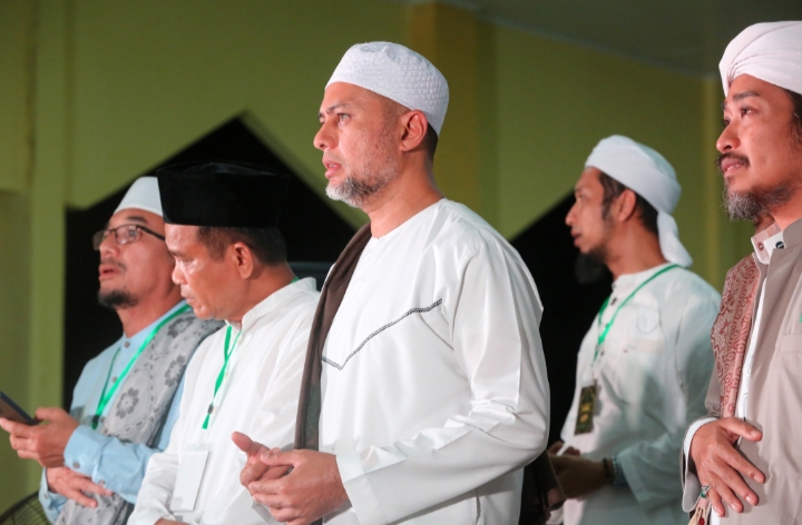 Halalbihalal Akbar Bersama Habib Muhammad bin Sholeh Alathas, Wagub: Pengajian Ini Tak Pernah Sedikit yang Hadir