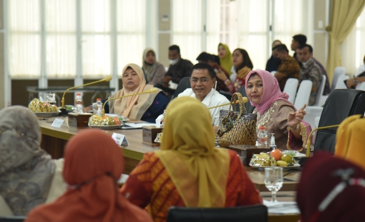 Nawal Lubis Ajak Dekranasda Se-Sumut  Tingkatkan Promosi Hasil Kerajinan Daerah