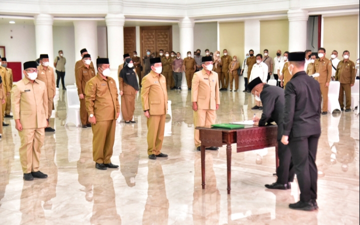 Gubernur Kembali Lantik Pejabat  Administrator dan Pengawas Pemprov Sumut *Yakinkan Loyalitas Diukur Dari Kinerja, Bukan ABS